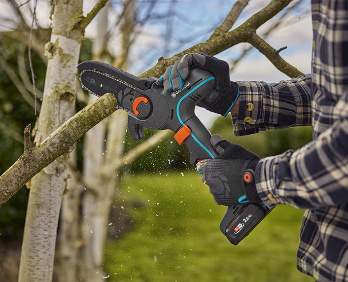 Motosierra ligera y versátil para podar de forma cómoda y segura 
